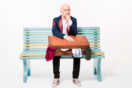 En la cartelera porteña, cada vez es más común ver piezas con un solo actor. En formatos más pequeños, las puestas van desde comedias y stand up hasta dramas de alta complejidad. Experiencias teatrales íntimas para disfrutar con Club LA NACION.