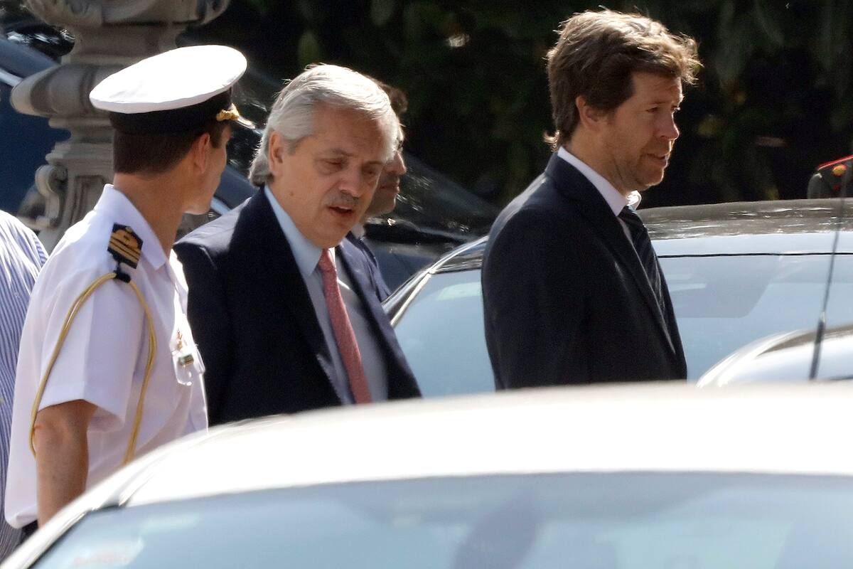 En la Casa Rosada: frenesí, reuniones de madrugada y cambios de último minuto