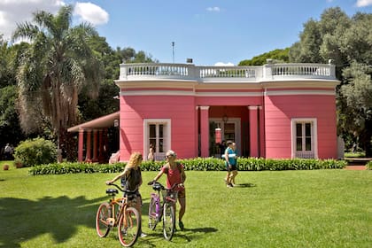 En la casona de Florida hay recitales, cine al aire libre y muestras de arte, entre otras actividades