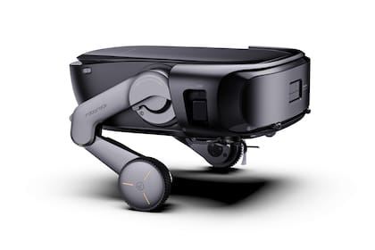En la CES 2026 la firma Roborock presentó la aspiradora Saros 20, que combina ruedas y patas para poder subir y bajar escaleras