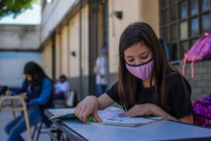 En la Ciudad de Buenos Aires las clases empiezan, de manera escalonada, el miércoles 17 de febrero de 2021; la finalización del ciclo lectivo para todos los niveles fue establecida para el jueves 30 de diciembre
