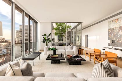 En la ciudad de Nueva York, el número de hogares con un ingreso de US$1 millón o más que alquilan sus casas aumentó de 2204 en 2019 a 5661 en 2023, según un estudio reciente