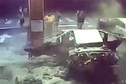 En la ciudad de Orán, provincia de Salta, un auto explotó mientras cargabas gas en una estación de GNC