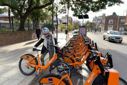 Suman 20 estaciones 300 bicis y un nuevo sistema con QR LA NACION