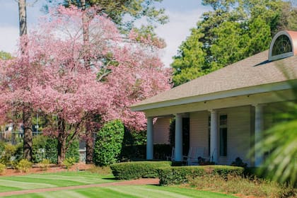 En la ciudad se ubica el Pinehurst Resort: un lugar clave en la historia del golf de Estados Unidos (Facebook/Pinehurst Resort)