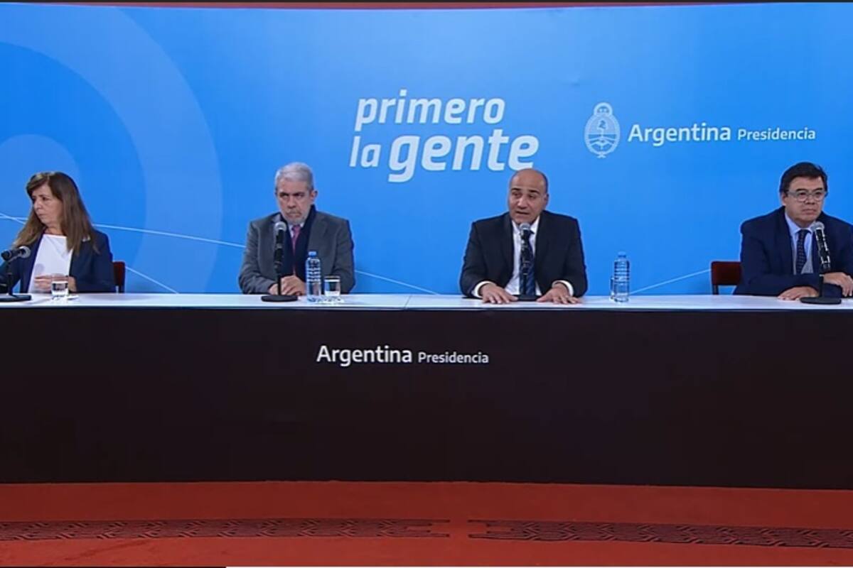 En la conferencia de prensa posterior a la reunión de Gabinete estuvieron Gabriela Cerruti, Aníbal Fernández, Juan Manzur y Claudio Moroni