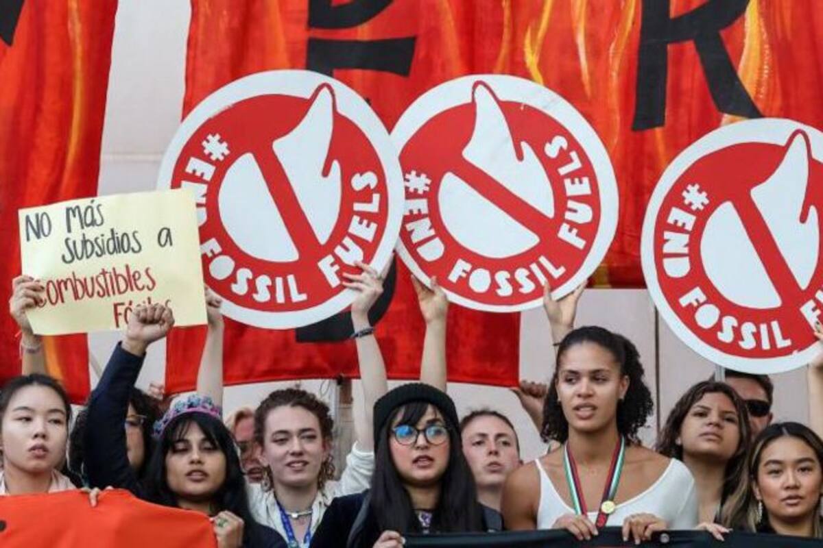 En la COP28 los países acordaron poner fin a su dependencia del petróleo y otros combustibles fósiles, pero la tarea no es fácil