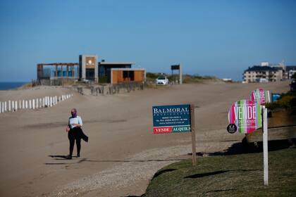 En la Costa aclaran que la única posibilidad de que un ciudadano que no tenga domicilio allí pueda trasladarse es por caso de necesidad urgencia o fuerza mayor, incluso si es propietario