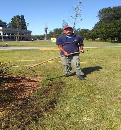 En la cuarentena, José Luis Franco comenzó a hacer trabajaos de jardinería