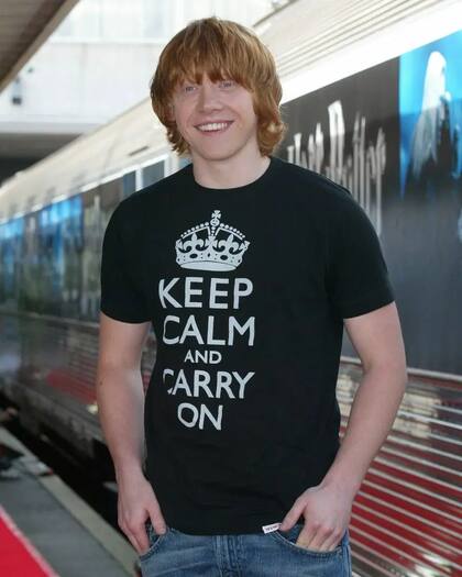 En la década de los 2000, celebridades como el actor Rupert Grint ayudaron a popularizar el mensaje al usarlo en camisetas