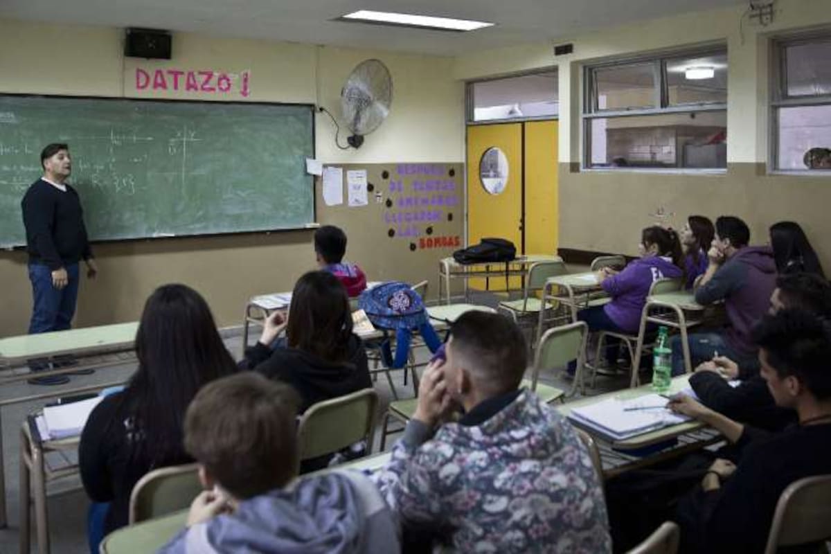 En la Escuela de Enseñanza Secundaria Nº 2 de Pacheco investigan sobre adicciones