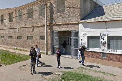 En la escuela técnica 346 de Rosario un estudiante de 14 años ingresó con un arma en su mochila