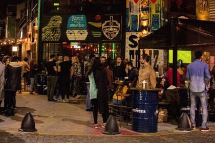 En la esquina de Gurruchaga y El Salvador, tus 5 pesos valen