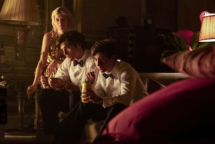 En la extravagante Saltburn (2023) de Emerald Fennell junto a Jacob Elordi