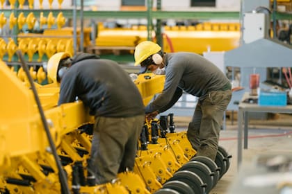 En la fábrica de sembradoras Agrometal sumaron 60 empleados en lo que va del año