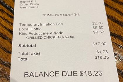 En la factura se detalla un "recargo por inflación temporaria".