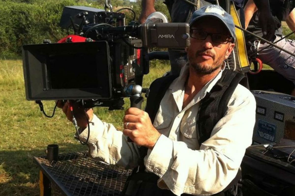 En la filmación de Wild At Heart, el cineasta fue golpeado por el animal y, como consecuencia de las heridas masivas en la cabeza, falleció a las pocas horas; tenía 47 años