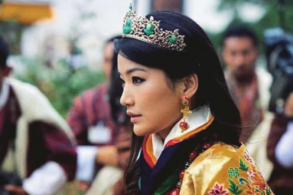 En la foto que compartió la Casa Real con motivo de su cumpleaños, se ve a la reina de Bután luciendo uno de los trajes típicos del país asiático.