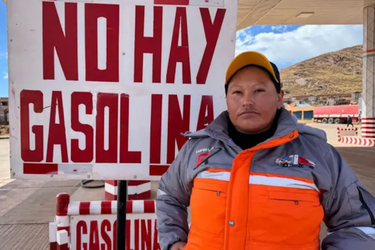 En la frontera con Perú, la falta de combustible de Bolivia preocupa a quienes viven y trabajan ahí