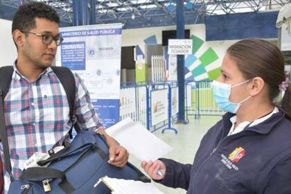 En la frontera entre Colombia y Ecuador los dos países realizan controles