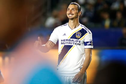 En LA Galaxy fue dirigido por Guillermo Barros Schelotto; en dos años hizo 52 goles en 53 partidos
