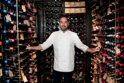 En la gran cava de Crizia, donde hay clásicos, etiquetas importadas y vinos de lujo