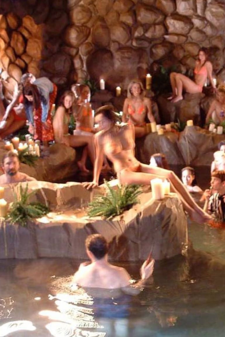 En la gruta de la mansión Playboy se realizaban varias fiestas