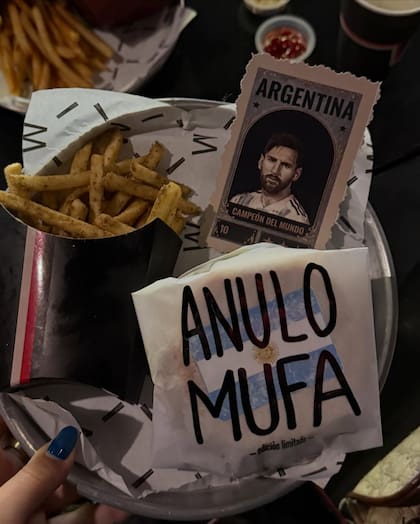 En la hamburguesería palermitana Williamsburg la propuesta mundialista es la burger “Anulo Mufa”