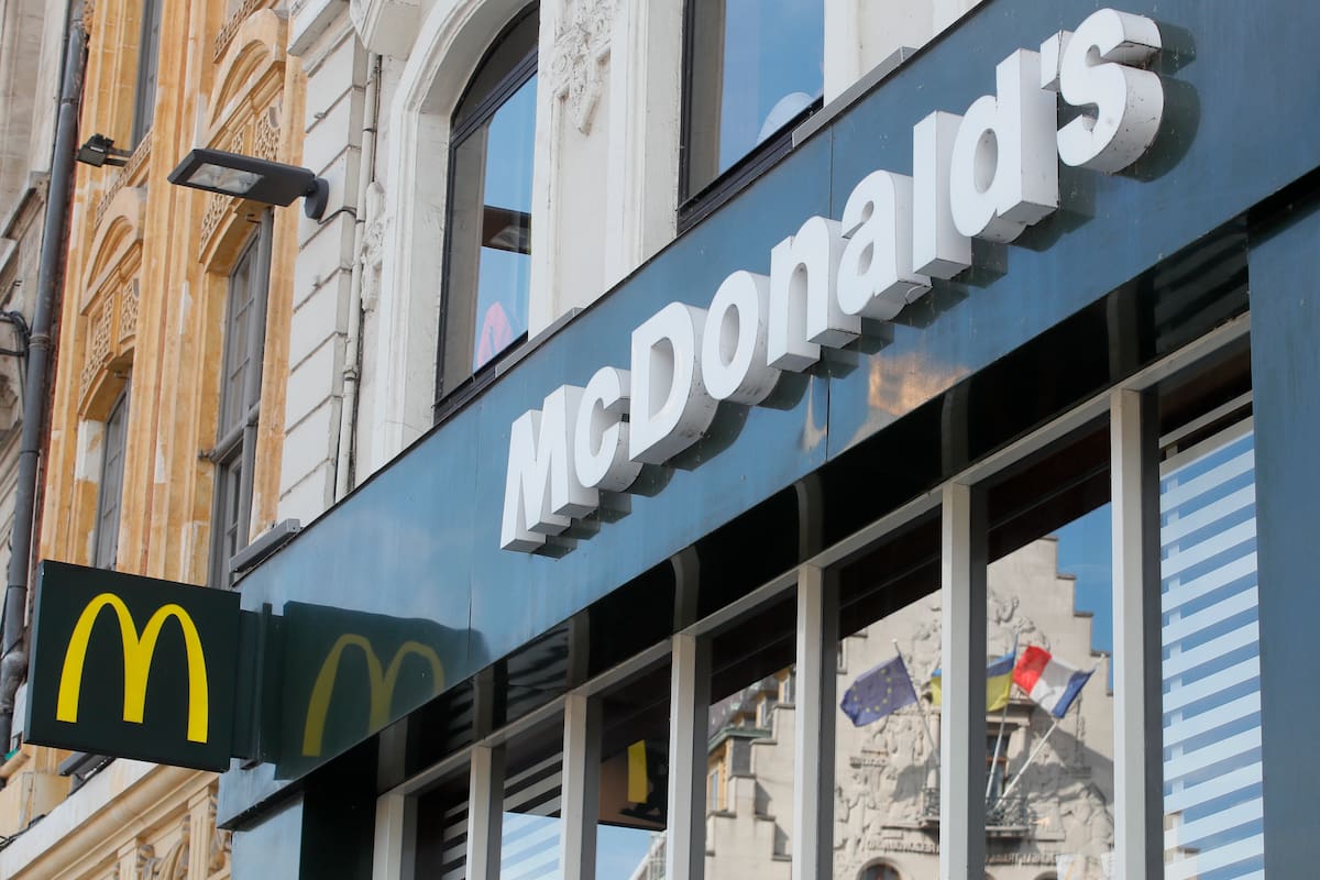 En la imagen, un restaurante de la cadena McDonald's