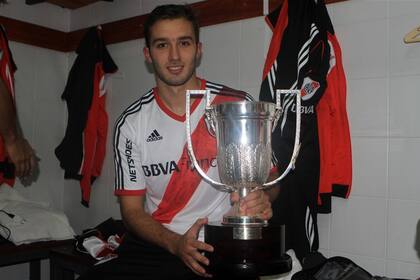 Volver a River, un objetivo que Pezzella se propuso cumplir