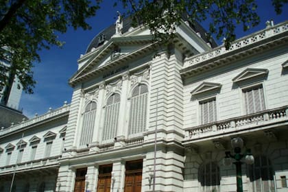 Creció el número de nombramientos de juezas, fiscales y abogadas oficiales en el poder judicial de la Provincia de Buenos Aires de acuerdo al relevamiento de un senador bonaerense