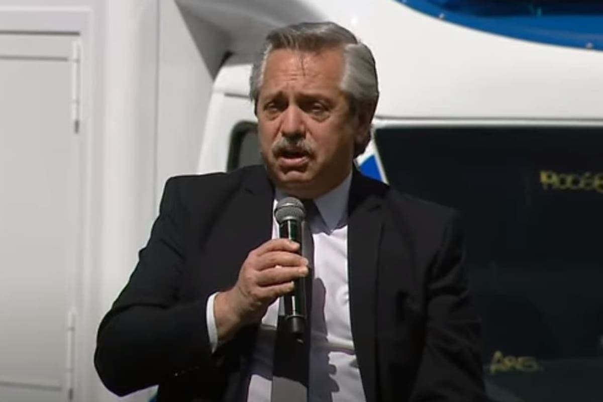 En la mañana de este viernes, el Presidente inauguró las obras en el hospital Churruca y protagonizó un curioso incidente