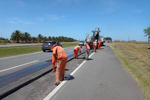 En la mañana del lunes comenzaron las tareas preliminares de repavimentación de casi 150 kilómetros de la ruta 2, en la provincia de Buenos Aires