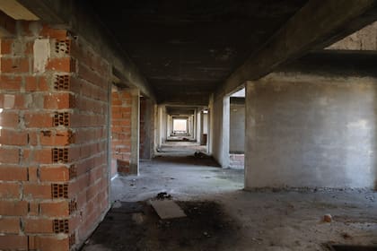 En La Matanza, la construcción de la Escuela Secundaria N°176 de La Matanza quedó frenada en febrero de 2024