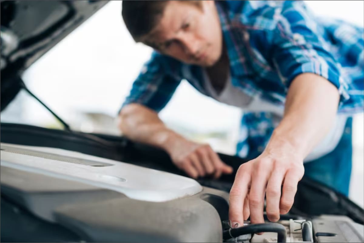 En la mayor parte de EE.UU. es ilegal reparar tu propio auto, aunque ciertas jurisdicciones lo permiten