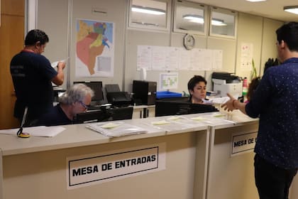 En la Mesa de Entradas del Tribunal Electoral de Misiones es habitual ver a candidatos presentando avales y listados