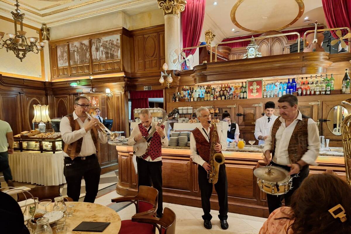 En la Noche de los Bares Notables de 2025 habrá espectáculos de tango, bossa nova y shows itinerantes