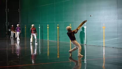 En la nueva versión de jai alai el juego es más fluido, según sus promotores