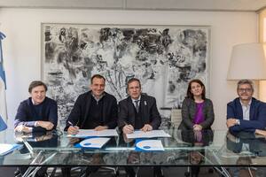 En la oficina de Andrés Duprat, director del Bellas Artes, se firmó ayer un convenio para construir el Centro de Conservación del museo a metros del Congreso