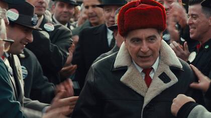 En la película "El irlandés" se plantea que uno de sus colaboradores lo asesina.