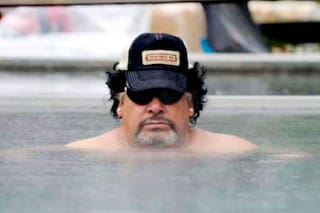 Confesión: Roly Serrano se hizo pasar por Diego Maradona para firmar autógrafos