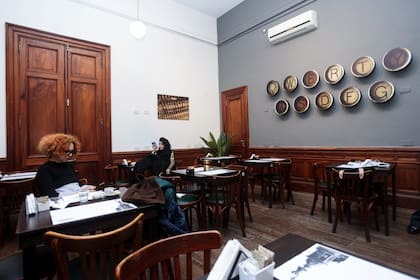 En la planta principal se sumó un café llamado “El Periódico”