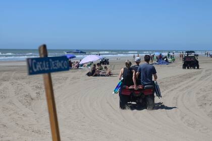 En la playa de Costa del Este se pide circular con precaución