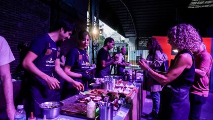 En la presentación de Mappa, los cocineros ofrecieron sus platos elaborados con productos del mercado.