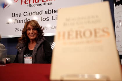 En la presentación del libro "Héroes de un país del sur", en la Feria del Libro de Buenos Aires de 2011