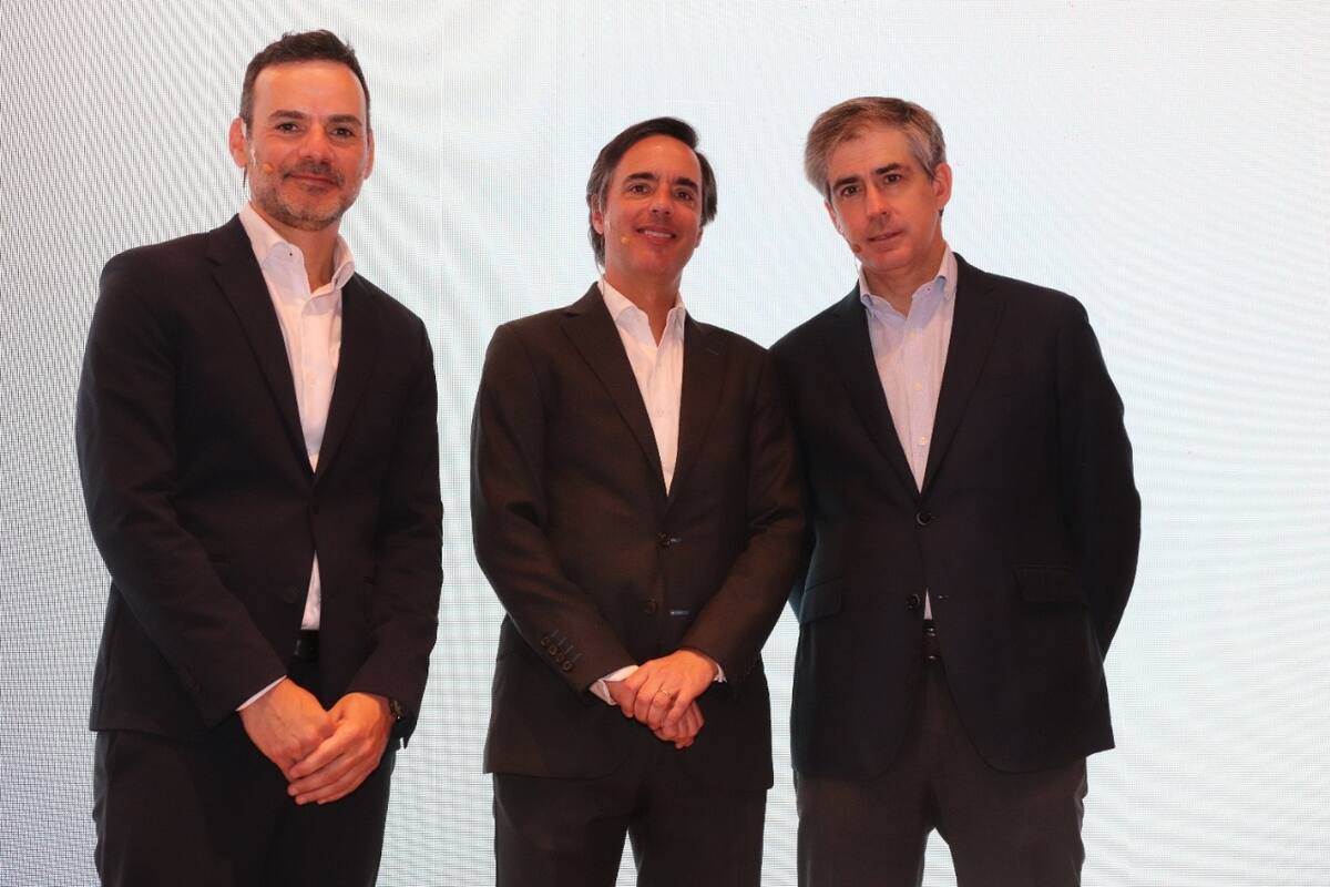 En la presentación estuvo el gerente de Investigación y Posicionamiento de Marca, Víctor Aguado; el CEO de Telefónica Hispanoamérica, Alfonso Gómez Palacio; y el director global de Marca, Publicidad, Patrocinios y Medios de Telefónica, Rafael Fernández de Alarcón