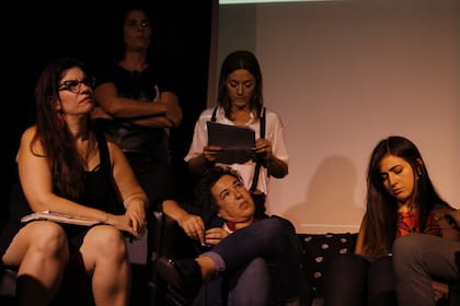 En la presentación también estuvo la periodista especializada en género Luciana Peker (izquierda)