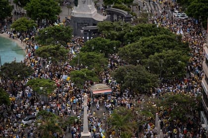 En la previa al verano boreal, masivas manifestaciones en Canarias por el turismo en las islas