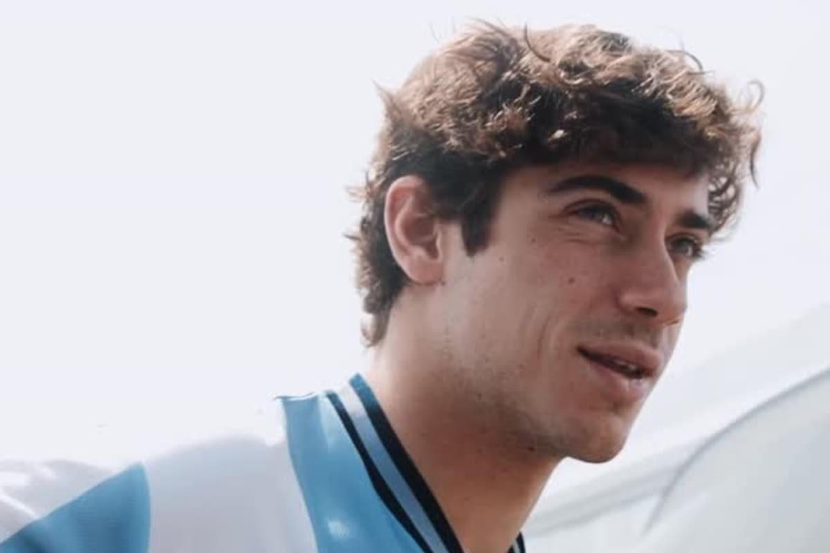 Vídeo de Franco Colapinto jogando futebol em Barcelona, por ocasião da Copa do Mundo