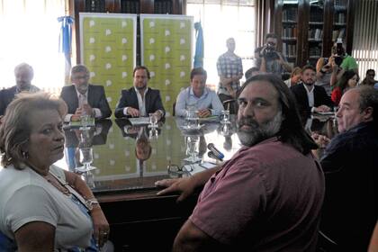 En la primera reunión no hubo acuerdo entre los docentes y el gobierno de Vidal